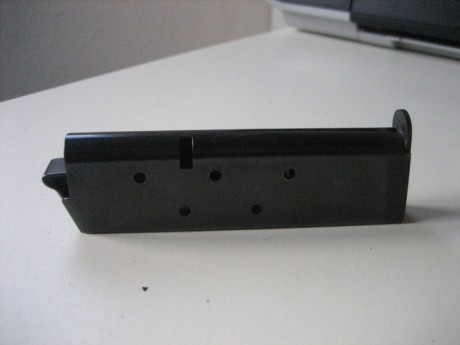vendo cargador colt de 380, 25€ 01