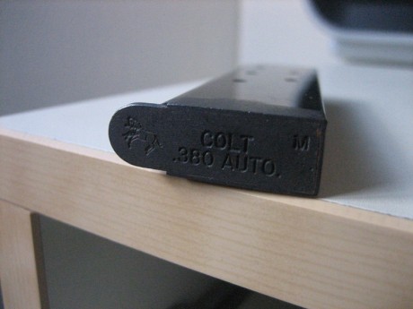 vendo cargador colt de 380, 25€ 00