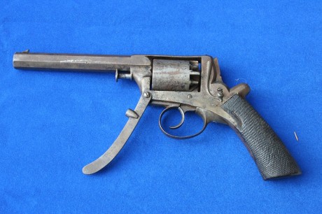 Hace unos días encontré por casualidad en una web extranjera un arma a la venta que hacía muchos años 70