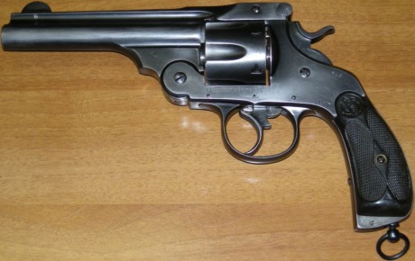 Hace unos días encontré por casualidad en una web extranjera un arma a la venta que hacía muchos años 130