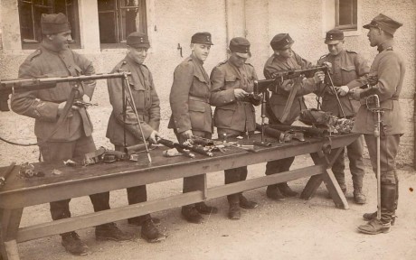 Hace unos días encontré por casualidad en una web extranjera un arma a la venta que hacía muchos años 10