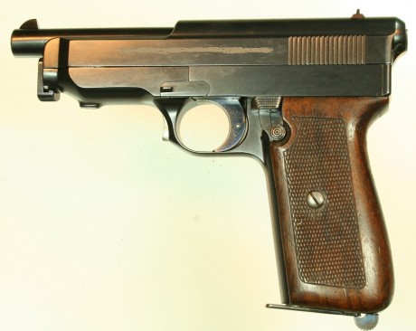 Hace unos días encontré por casualidad en una web extranjera un arma a la venta que hacía muchos años 40