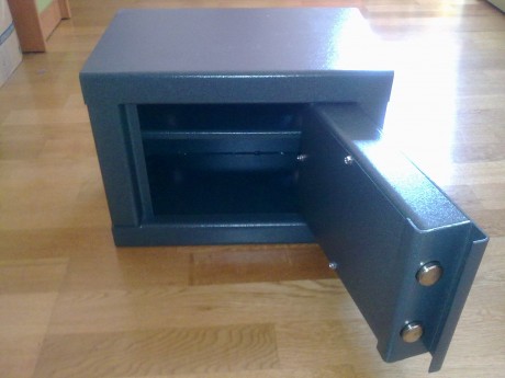 Armero para armas cortas, estado nuevo, se vende por no usar, gastos de envio por cuenta del comprador.Los 01