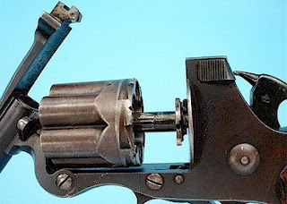 Hace unos días encontré por casualidad en una web extranjera un arma a la venta que hacía muchos años 60