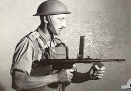 Hace unos días encontré por casualidad en una web extranjera un arma a la venta que hacía muchos años 121