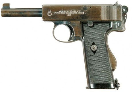 Hace unos días encontré por casualidad en una web extranjera un arma a la venta que hacía muchos años 150