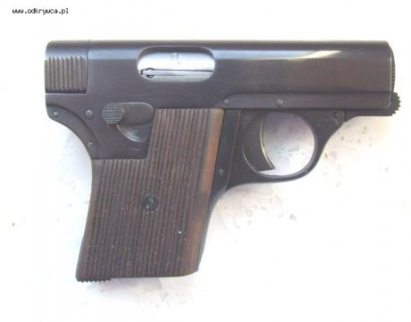 Hace unos días encontré por casualidad en una web extranjera un arma a la venta que hacía muchos años 40