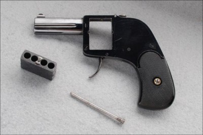 Hace unos días encontré por casualidad en una web extranjera un arma a la venta que hacía muchos años 90