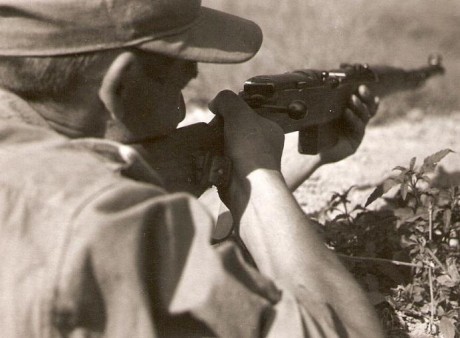 Hace unos días encontré por casualidad en una web extranjera un arma a la venta que hacía muchos años 100