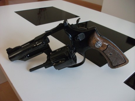 vendo este precioso revolver ya que voy a cambiar de estilo, el precio practicamente es simbolico, es 02