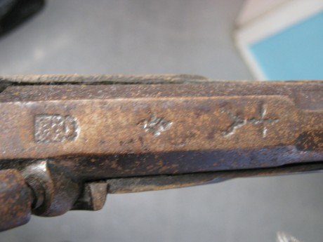 Bueno, pues me presento entrando en el mundillo del coleccionismo de armas. Necesitaría ayuda para identificar 01