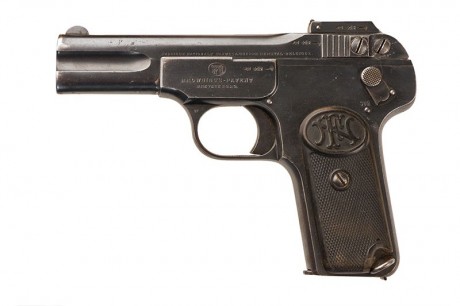 Hace unos días encontré por casualidad en una web extranjera un arma a la venta que hacía muchos años 50