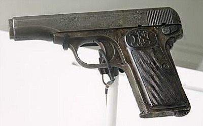 Hace unos días encontré por casualidad en una web extranjera un arma a la venta que hacía muchos años 150