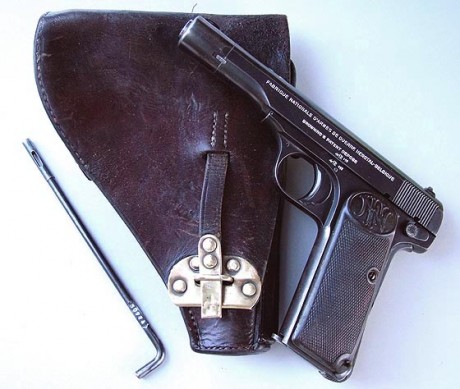 Hace unos días encontré por casualidad en una web extranjera un arma a la venta que hacía muchos años 31