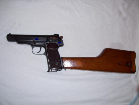 Hace unos días encontré por casualidad en una web extranjera un arma a la venta que hacía muchos años 100