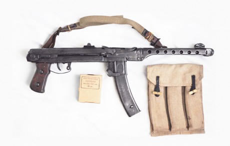 Hace unos días encontré por casualidad en una web extranjera un arma a la venta que hacía muchos años 70