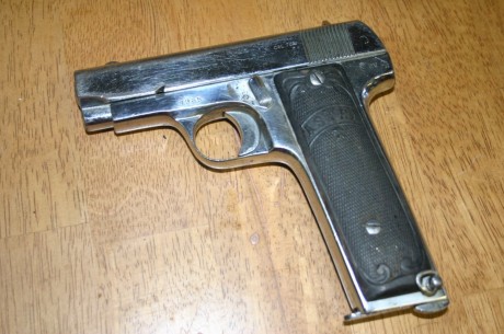 Hace unos días encontré por casualidad en una web extranjera un arma a la venta que hacía muchos años 90