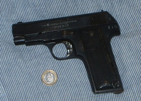 Hace unos días encontré por casualidad en una web extranjera un arma a la venta que hacía muchos años 40