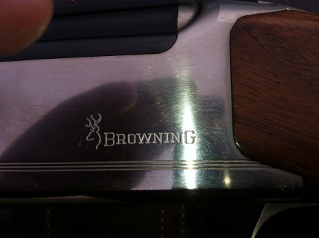Hola a todos,estoy indagando por la red sobre esta superpuesta que Browning puso a la venta entre 1987 91