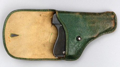 Hace unos días encontré por casualidad en una web extranjera un arma a la venta que hacía muchos años 142