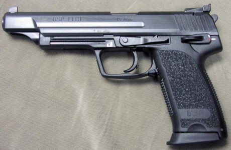 Hola compañeros.
Aquí os presento la HK USP ELITE de 9mm, me gustaría saber si alguien la tiene o si la 00