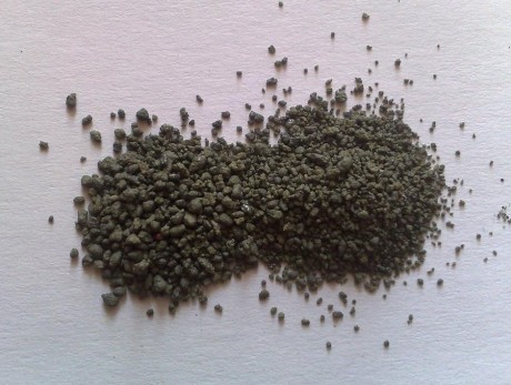 Hola a todos. ¿Alguien me puede indicar que tipo de polvora es?. Parece PSB pero el color es un verde 90