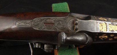 Hola, aqui os pongo unas fotos de una pistola que dice el vendedor (AntiqueGuns.com) que es italiana y 02
