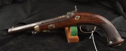 Hola, aqui os pongo unas fotos de una pistola que dice el vendedor (AntiqueGuns.com) que es italiana y 01