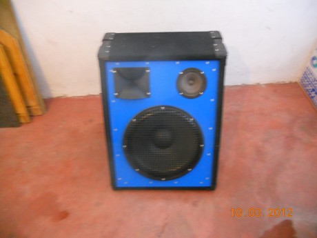 Vendo 2 pantallas de sonido (altavoces)para conciertos o discotecas.
Precio Negociable.
Por el peso seria 32