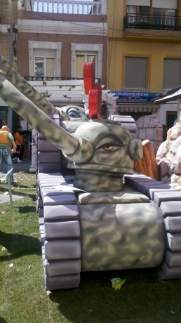  Ya que diversos foreros me han solicitado reabrir aquel viejo y exitoso hilo "Vernos las caras", 110