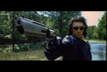Compañeros,

En vista de las ganas de algunos (Elcafe, Wilcow, Vrakk, etc) por adivinar armas de películas 00