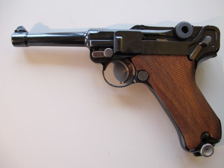 Vendo P 08
Mauser año 1937
Modelo S/42
Todas las piezas son originales.
Pavon azulado.
Con instrucciones 00