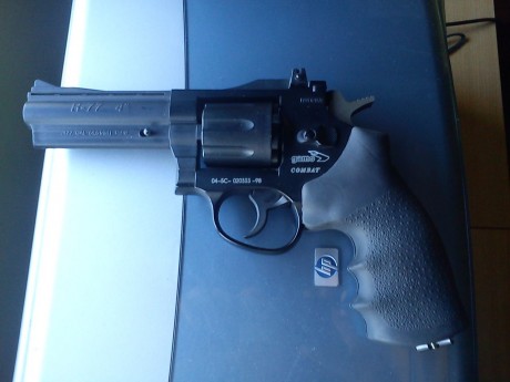 Como pone en el titulo cambio un revolver gamo r77 combat de CO2, ESTE YA ESTA DESCATALOGADO.

Sus caracteristicas 00