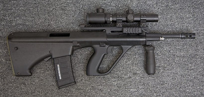 Australian Defense Forces y su Steyr AUG, parace ser que estan plenamente convencidos con su arma (no 150