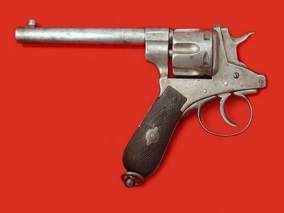 No es avancarga; sí puede ser pólvora negra y aunque no sé si es éste el foro adecuado no he podido resistir 00