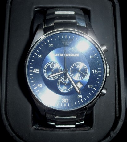 Elegantísimo reloj de caballero Emporio Armani ( Mod : AR 5860. La gama alta de Armani ). Precio en tiendas 00