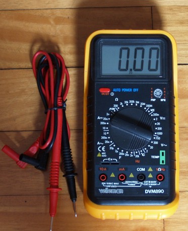 Vendo multimetro Velleman DMV890.

Características:

·Indicador de batería baja, protección de sobrecarga 01