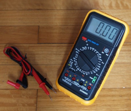 Vendo multimetro Velleman DMV890.

Características:

·Indicador de batería baja, protección de sobrecarga 00