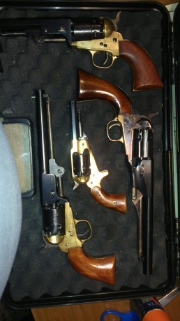 Hola a todos:

Me acaban de pasar un Colt de la marca ASM del calibre 44, pero en el arma no pone nada 50