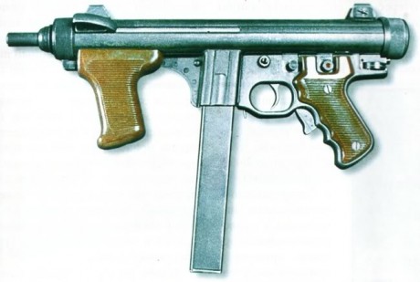 Hace unos días encontré por casualidad en una web extranjera un arma a la venta que hacía muchos años 100