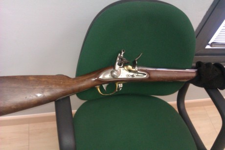 Acabo de comprar un Ardesa modelo 1828 de pedernal en calibre .69 . Un gran tirador y habitual de Miguelete 160