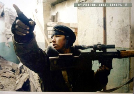 Agujeros de ratas, snipers holes, troneras o como le quieran llamar. Francotirador urbano el reto insuperable.

Un 60