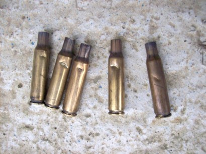 Hola,

Les informo que hemos logrado a que funccione el CETME L con recamara estriada en 222 Remington.
Fue 01