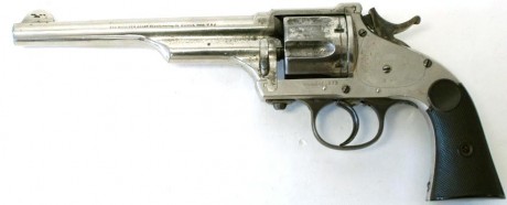 Hace unos días encontré por casualidad en una web extranjera un arma a la venta que hacía muchos años 70