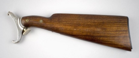 Hace unos días encontré por casualidad en una web extranjera un arma a la venta que hacía muchos años 72