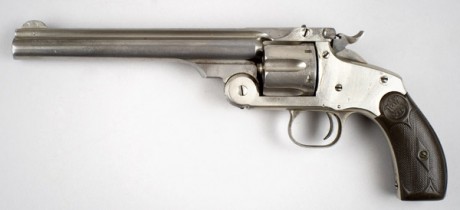 Hace unos días encontré por casualidad en una web extranjera un arma a la venta que hacía muchos años 70