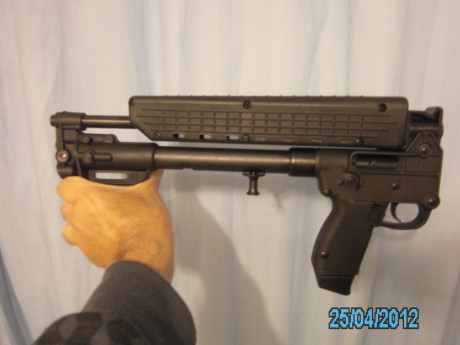 hola a todos alguien me podria decir si la carabina kel-tec sub 2000 del 9pb.se puede guiar con la licencia 70