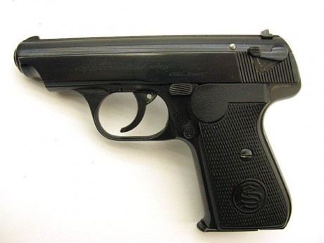 Hace unos días encontré por casualidad en una web extranjera un arma a la venta que hacía muchos años 131