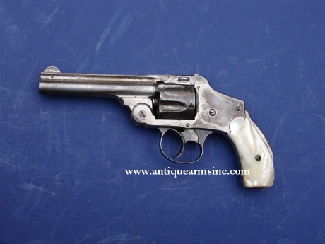 Hace unos días encontré por casualidad en una web extranjera un arma a la venta que hacía muchos años 132