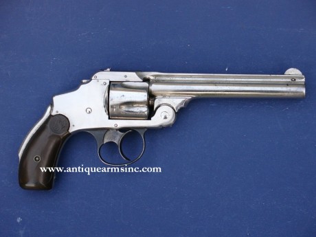 Hace unos días encontré por casualidad en una web extranjera un arma a la venta que hacía muchos años 131